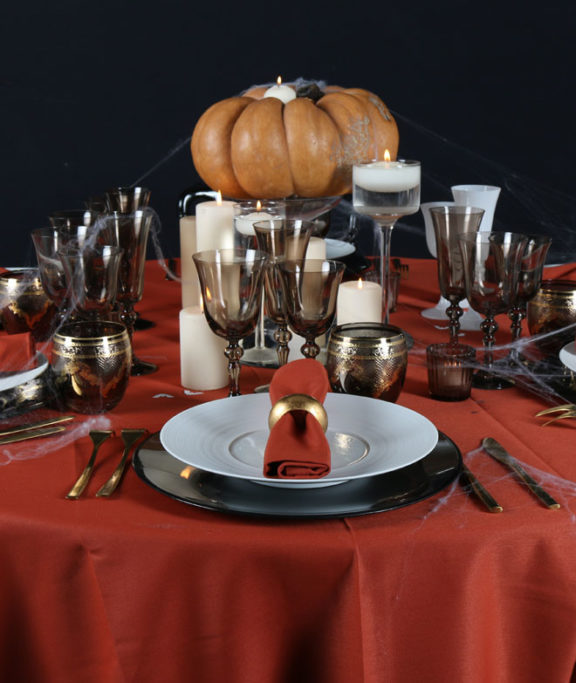Une table d’Halloween chic et effrayante
