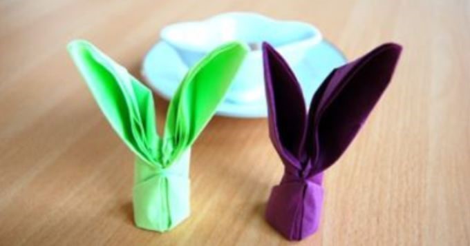 pliage de serviette en forme de lapin