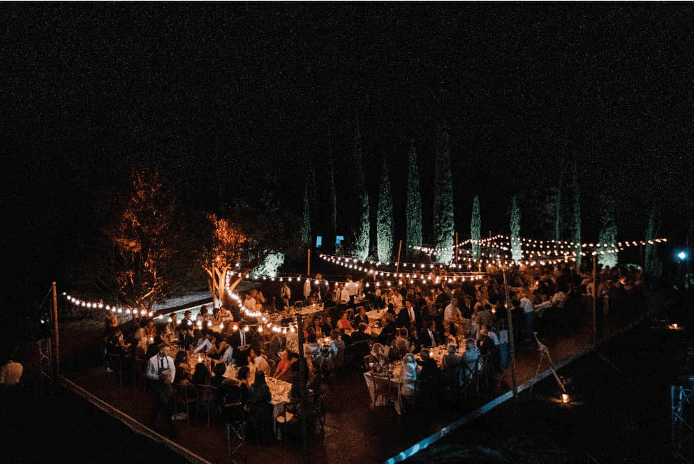 diner-exterieur-guirlandes-mariage-a-orleans.png