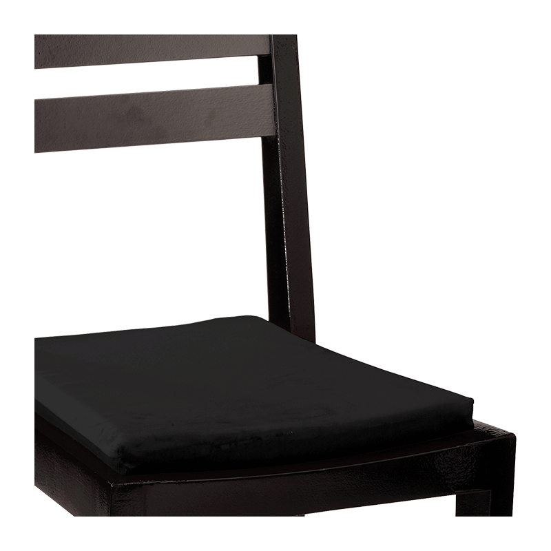 Chaise Pyramide noir mat avec assise velours noir ignifugée