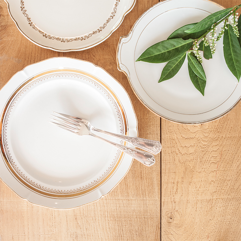 Plat Rond Vintage blanc et doré