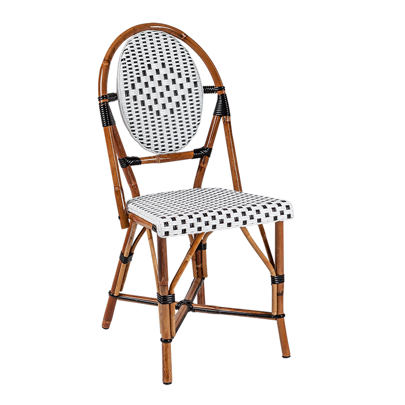 Chaise tressée noire et blanche