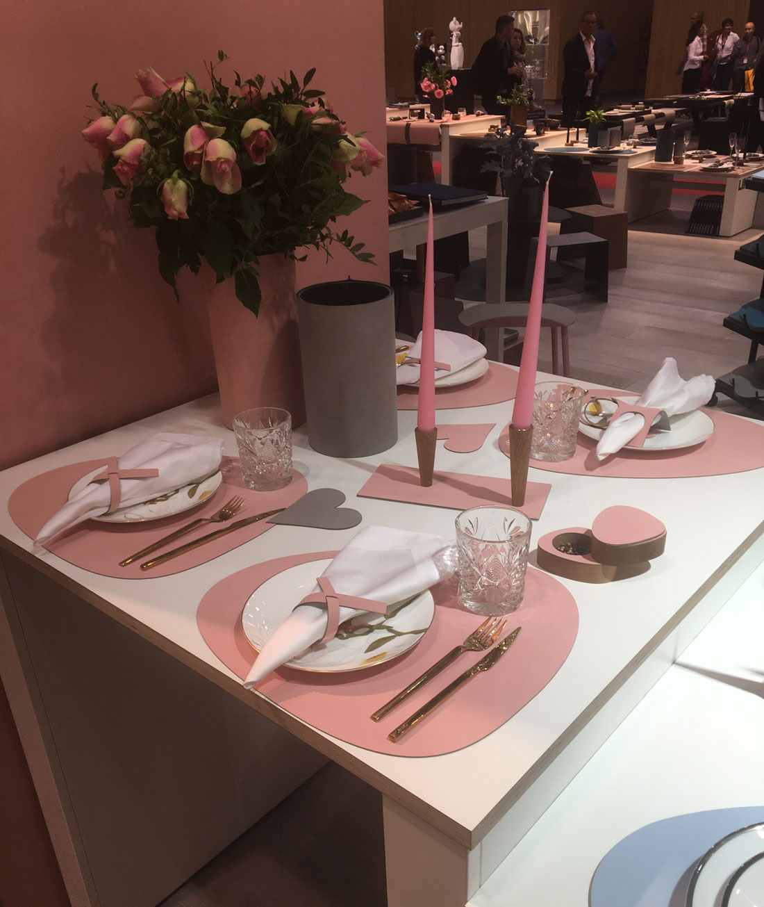 Table vieux rose Linddna au salon Maison & Objet