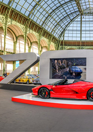 Stand Ferrari sur le Tour Auto